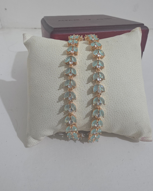 Mint Green Leaf Bracelet – Gold-Plated Elegance